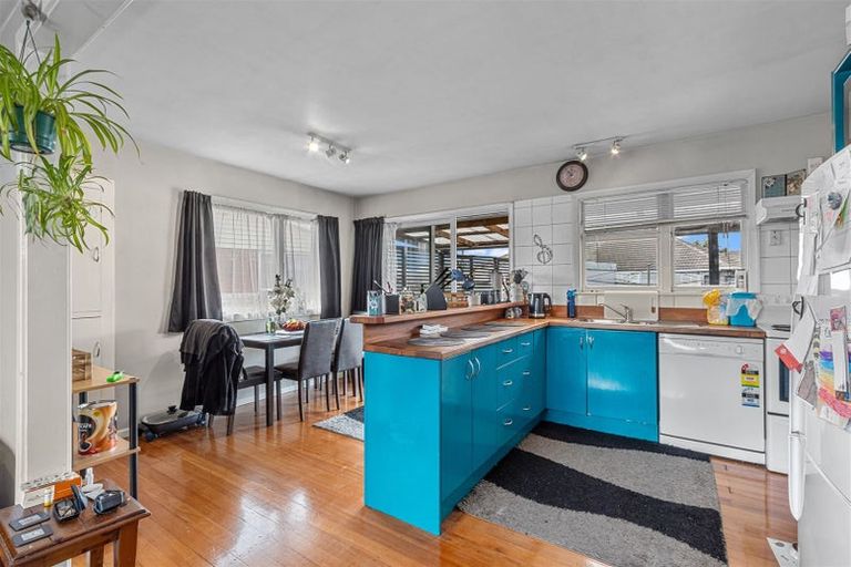 Photo of property in 6 Soberton Street, Aranui, Christchurch, 8061