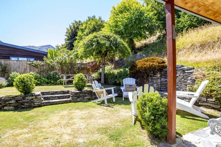 Photo of property in 43 Mcdonnell Road, Arrowtown, 9302