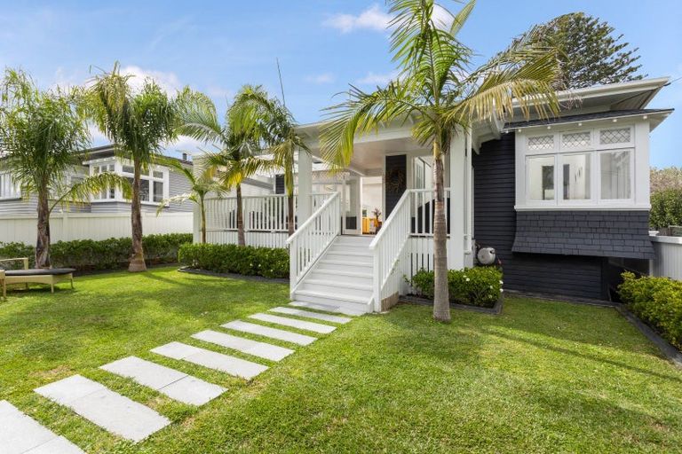 Photo of property in 35 William Denny Avenue, Westmere, Auckland, 1022