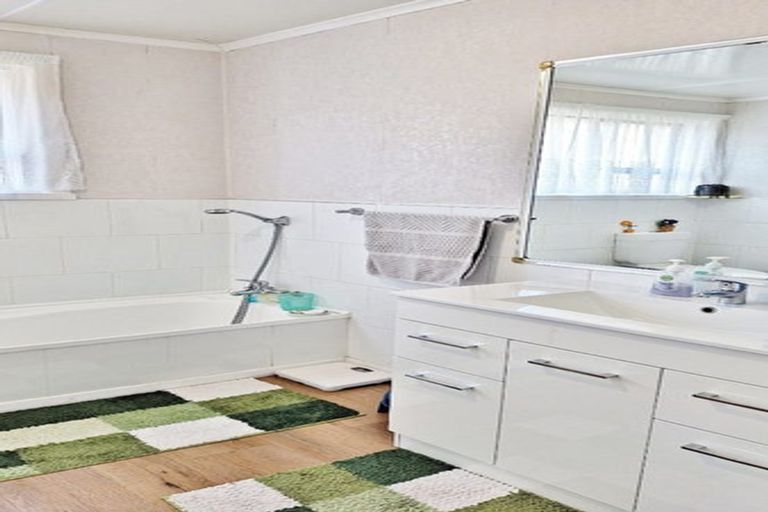 Photo of property in 628 Fergusson Drive, Trentham, Upper Hutt, 5018