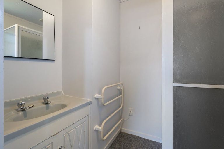 Photo of property in 12 Cargill Grove, Kelvin Grove, Palmerston North, 4414