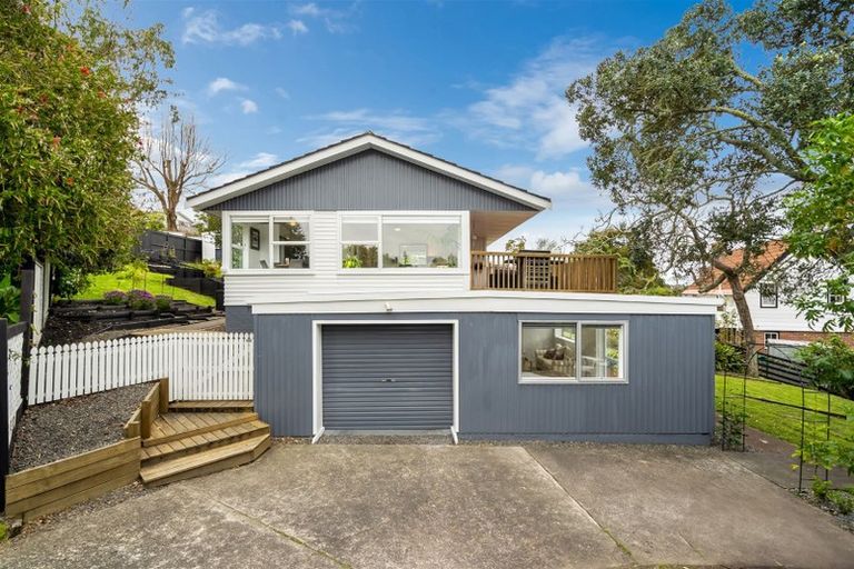Photo of property in 19 Agincourt Street, Glenfield, Auckland, 0629