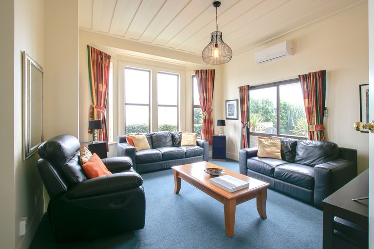 Photo of property in 90 Te Awa Avenue, Te Awa, Napier, 4110