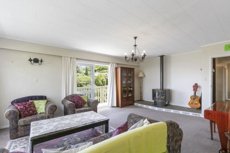 Photo of property in 84 Dowse Drive, Maungaraki, Lower Hutt, 5010