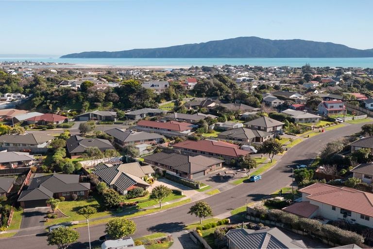Photo of property in 42 Campion Road, Waikanae Beach, Waikanae, 5036