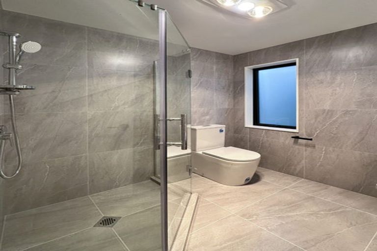 Photo of property in 14c Serjeant Street, Henderson, Auckland, 0612