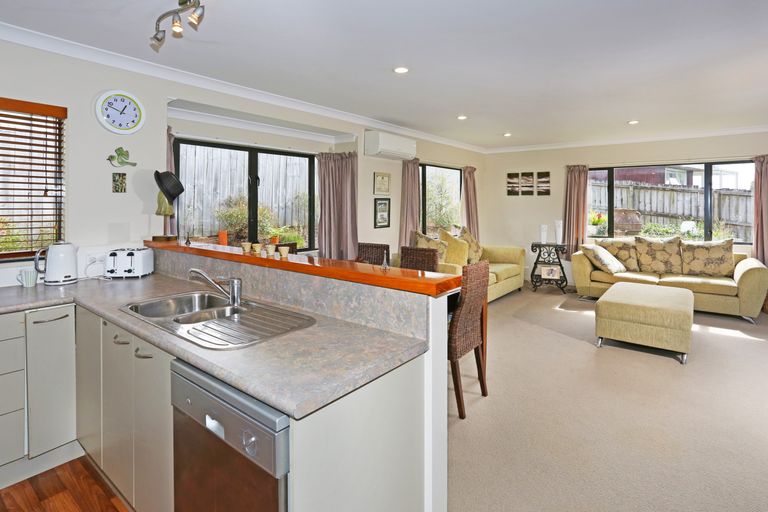Photo of property in 8a Stembridge Avenue, Pukekohe, 2120