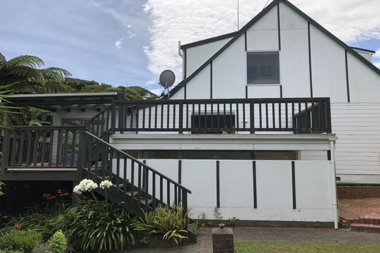 Photo of property in 12 Jacaranda Grove, Maungaraki, Lower Hutt, 5010