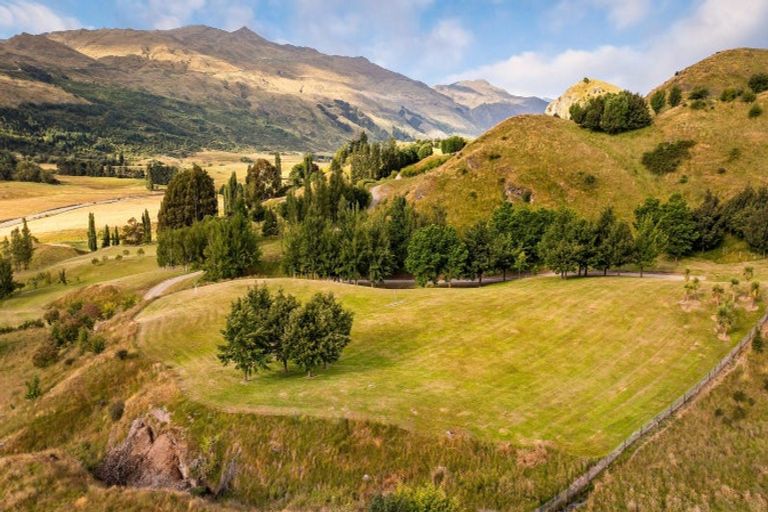Photo of property in 80 Toka Road, Dalefield, Queenstown, 9371