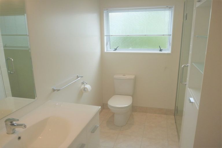 Photo of property in 153 Walter Strevens Drive, Conifer Grove, Takanini, 2112