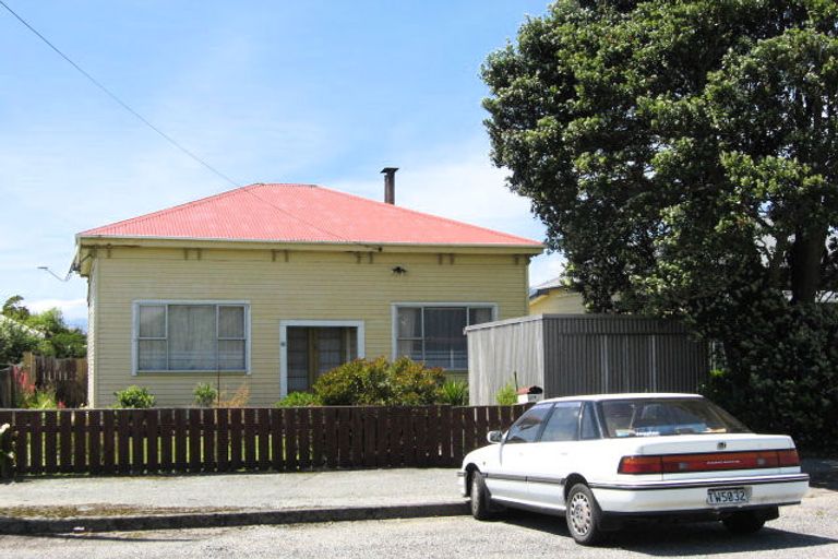 Photo of property in 29 Queen Street, Westport, 7825