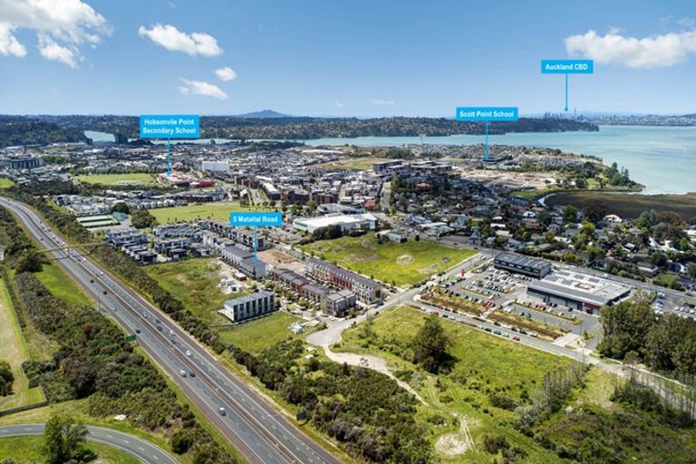 Photo of property in 5 Mataitai Road, Hobsonville, Auckland, 0618
