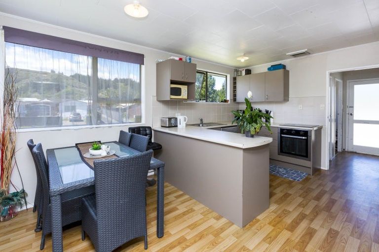 Photo of property in 83 Norana Road, Timberlea, Upper Hutt, 5018
