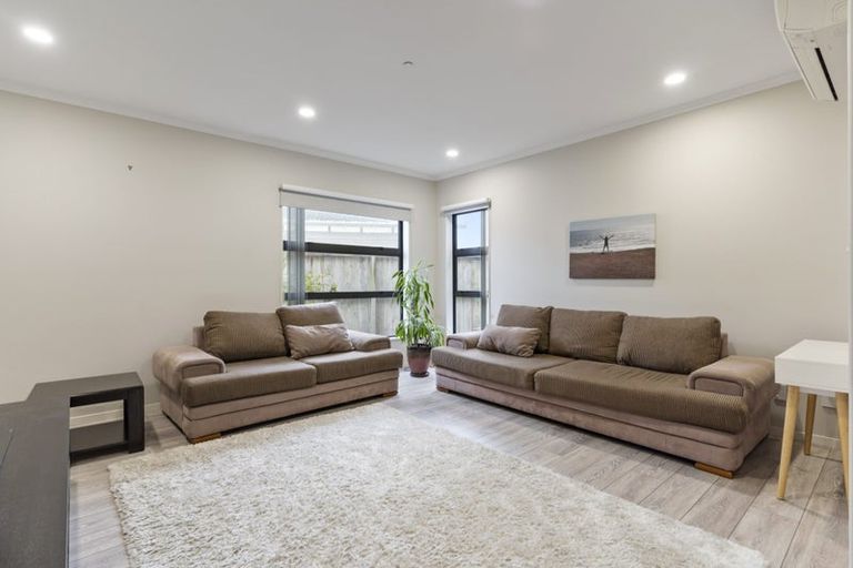 Photo of property in 25 Drumbuoy Drive, Flat Bush, Auckland, 2019