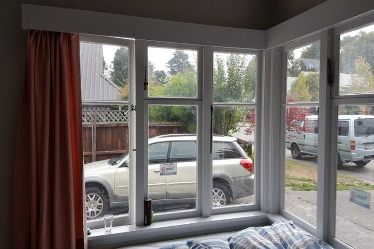 Photo of property in 1 Ludecke Place, Sockburn, Christchurch, 8042