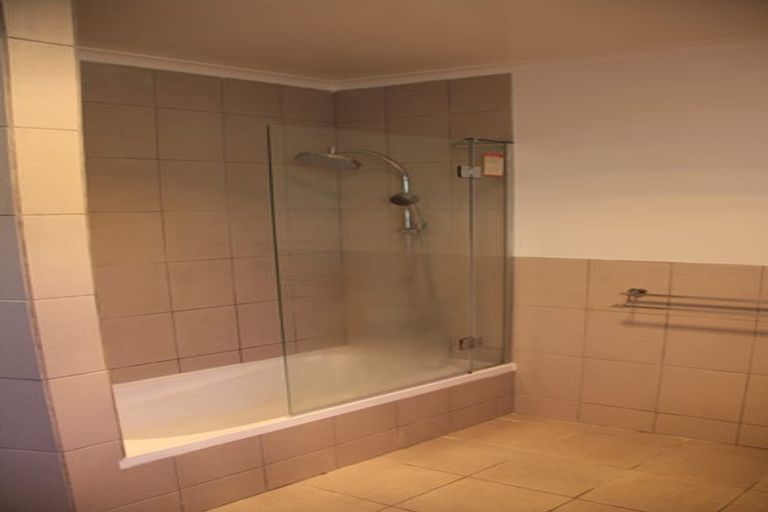 Photo of property in 2 Archbold Street, Newlands, Wellington, 6037