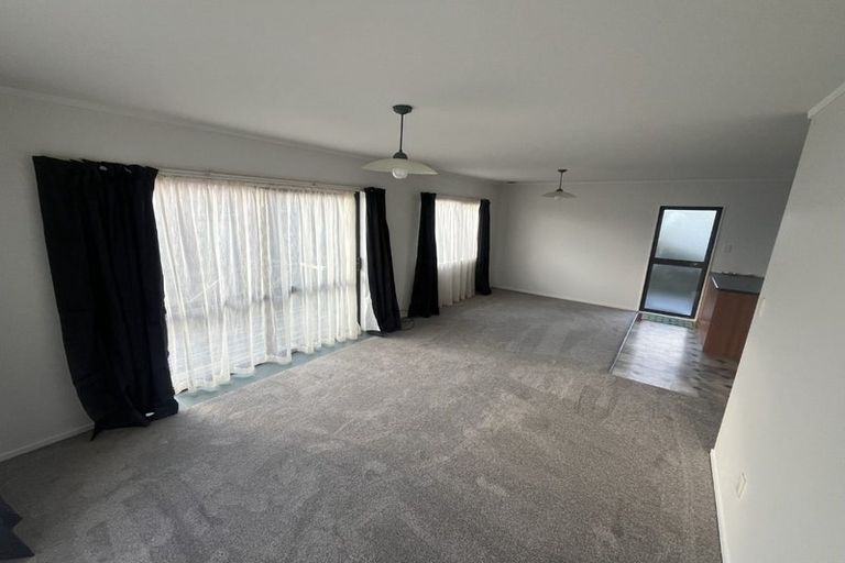 Photo of property in 11a John Road, Stanmore Bay, Whangaparaoa, 0932
