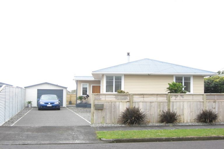 Photo of property in 15 Rata Street, Upper Vogeltown, New Plymouth, 4310