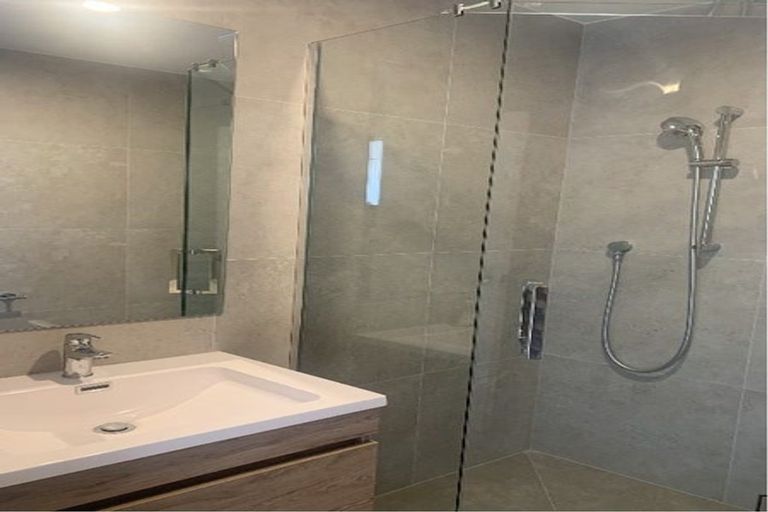 Photo of property in 2/14 Ayr Road, Pakuranga, Auckland, 2010