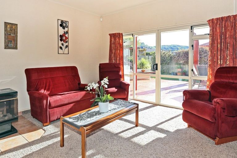 Photo of property in 10 Rutland Place, Taradale, Napier, 4112