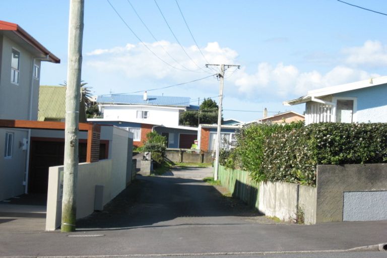 Photo of property in 5a Beach Street, Fitzroy, New Plymouth, 4312