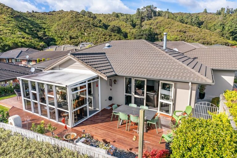 Photo of property in 48 King Charles Drive, Kingsley Heights, Upper Hutt, 5018