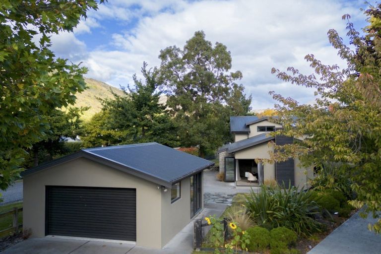 Photo of property in 94 Centennial Avenue, Arrowtown, 9302