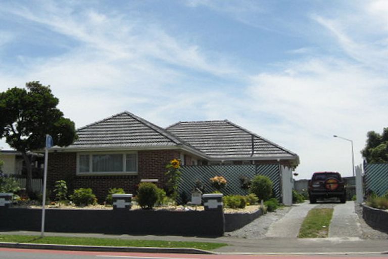 Photo of property in 335 Wainoni Road, Avondale, Christchurch, 8061