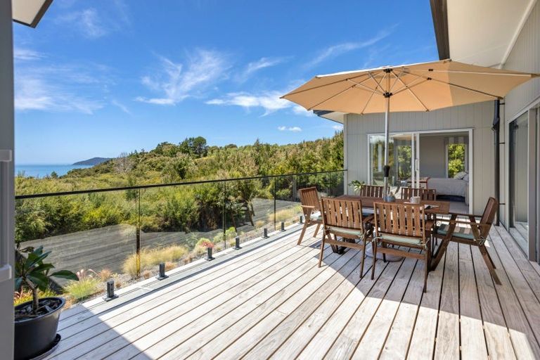 Photo of property in 116 Stratford Drive, Cable Bay, 0420