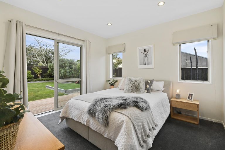 Photo of property in 12 Kahika Grove, Huapai, Kumeu, 0810