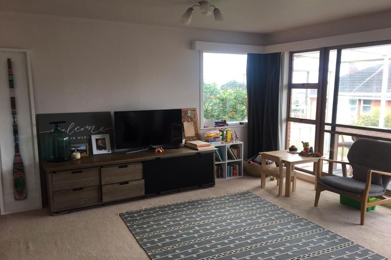 Photo of property in 2/62 Church Street, Northcote Point, Auckland, 0627