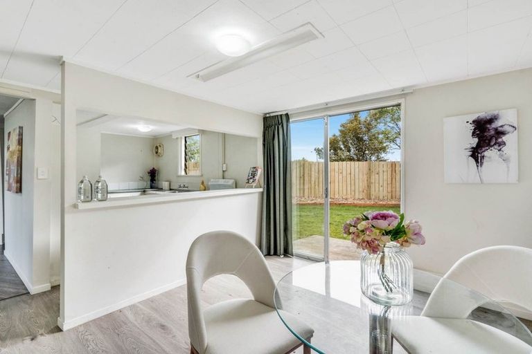 Photo of property in 125a Vodanovich Road, Te Atatu South, Auckland, 0610
