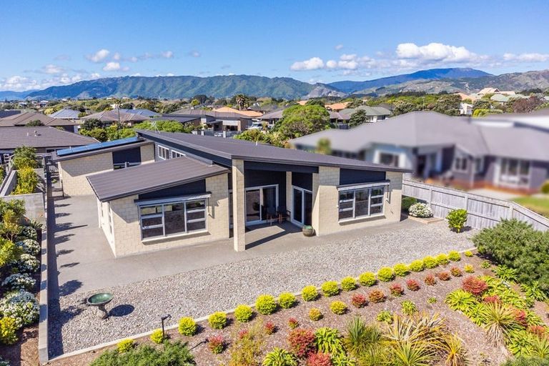 Photo of property in 15 Taranui Way, Paraparaumu Beach, Paraparaumu, 5032