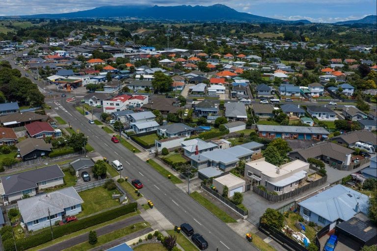 Photo of property in 180 Brooklands Road, Vogeltown, New Plymouth, 4310