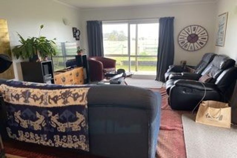 Photo of property in 35 Whatapaka Road, Karaka, Papakura, 2580