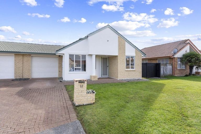 Photo of property in 11 Fernbrook Close, Burswood, Auckland, 2013