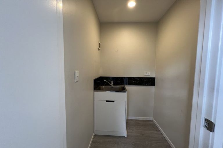 Photo of property in 31a Paton Avenue, Te Atatu South, Auckland, 0610