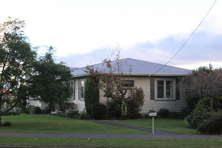 Photo of property in 1 Henry Charles Crescent, Onekawa, Napier, 4110