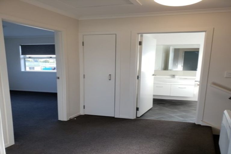 Photo of property in 17 Chiefs Court, Hamilton East, Hamilton, 3216