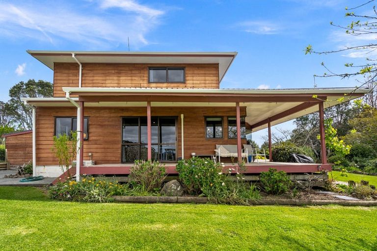 Photo of property in 211 Gray Road, Te Kamo, Kamo, 0185