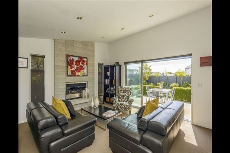 Photo of property in 29 Woodhaven Place, Parklands, Christchurch, 8083