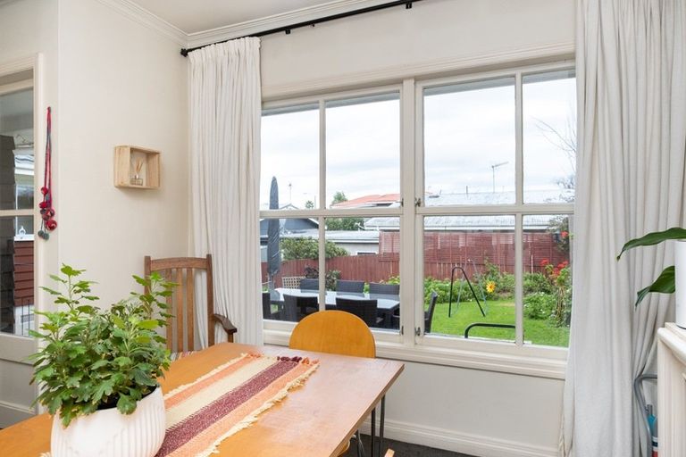 Photo of property in 72b Te Mata Road, Havelock North, 4130