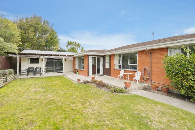 Photo of property in 41a Lake Terrace Road, Burwood, Christchurch, 8061