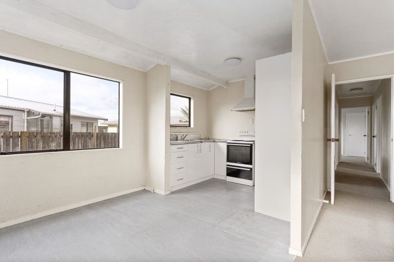 Photo of property in 1/12 Templeton Place, Clendon Park, Auckland, 2103
