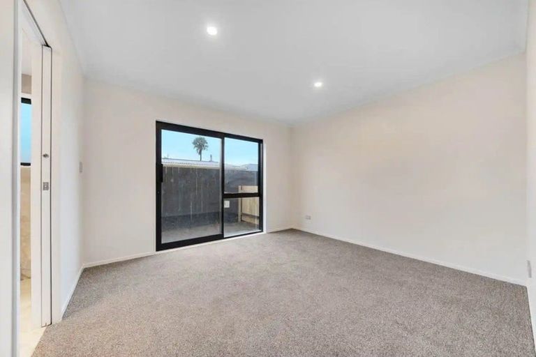 Photo of property in 10c White Road, Manurewa, Auckland, 2102