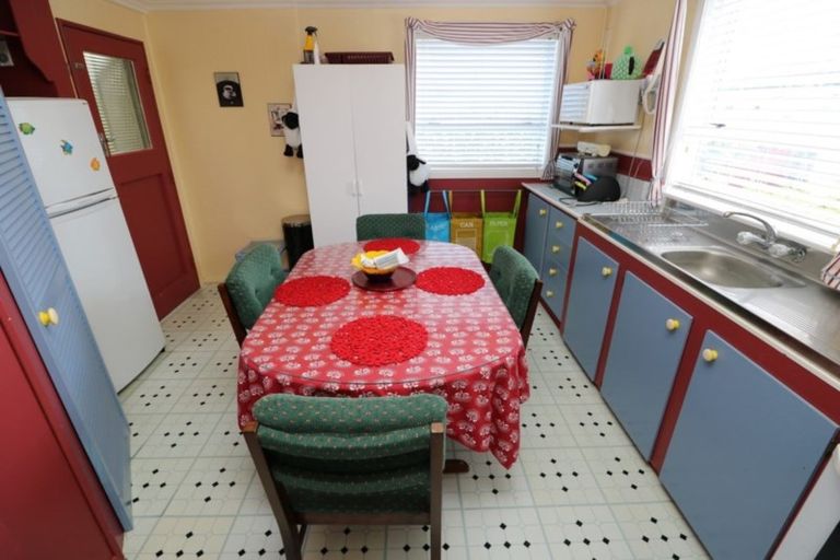 Photo of property in 28 Edinburgh Terrace, Foxton Beach, Foxton, 4815