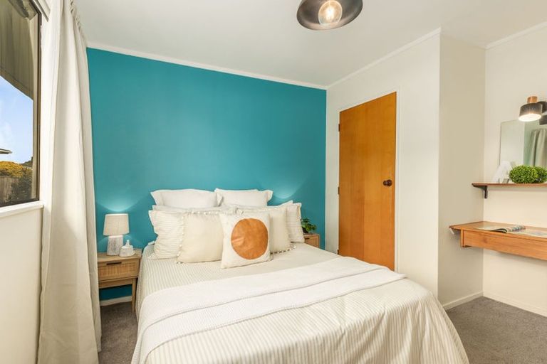 Photo of property in 10 Graham Grove, Waikanae, 5036