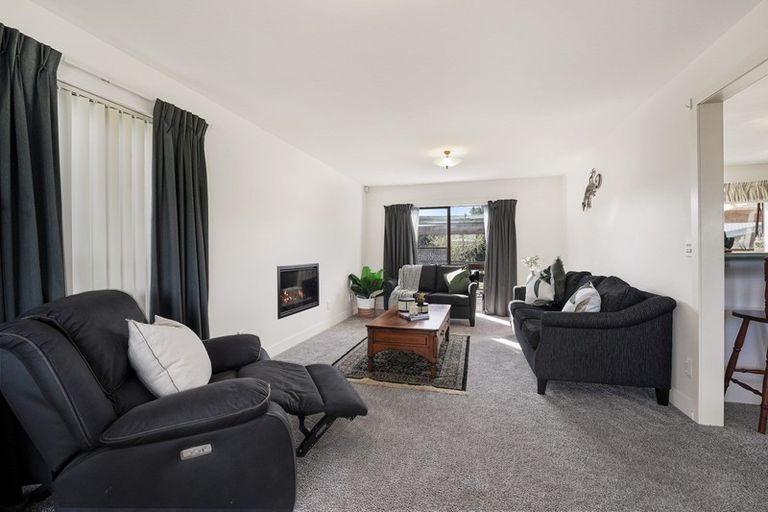 Photo of property in 20 Frimley Terrace, Waikanae Beach, Waikanae, 5036