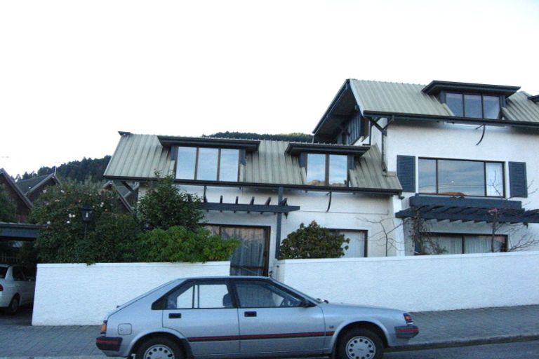 Photo of property in 10a Frankton Road, Queenstown, 9300