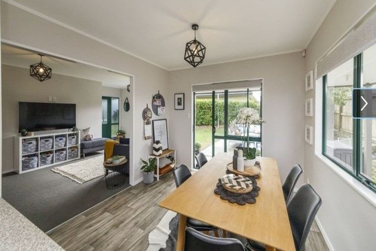 Photo of property in 102 Roberts Line, Kelvin Grove, Palmerston North, 4414